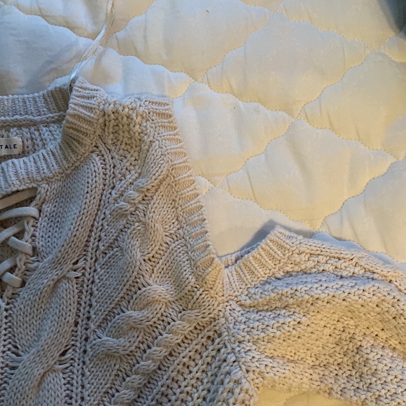 Aeropostale Sweater - Picture 3 of 4